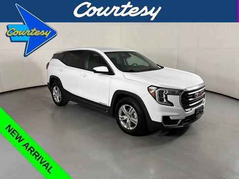 Used 2024 GMC Terrain SLE FWD image 1