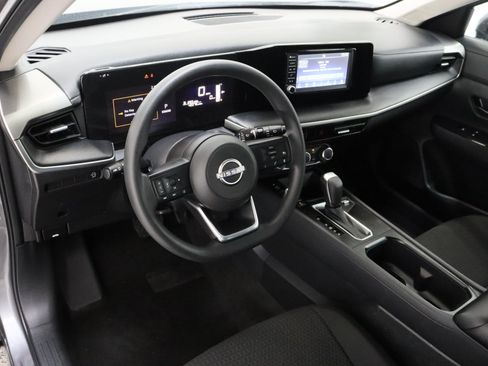 Used 2025 Nissan Kicks S FWD image 13