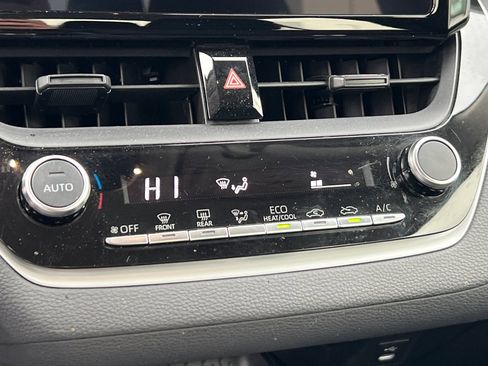 Used 2023 Toyota Corolla Hybrid Sedan image 21