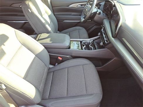 Used 2024 Chevrolet Traverse LT w/ Trailering Package image 23