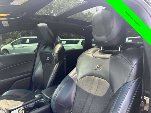 Used 2015 Chrysler 200 S w/ Navigation & Sound Group I FWD image 6