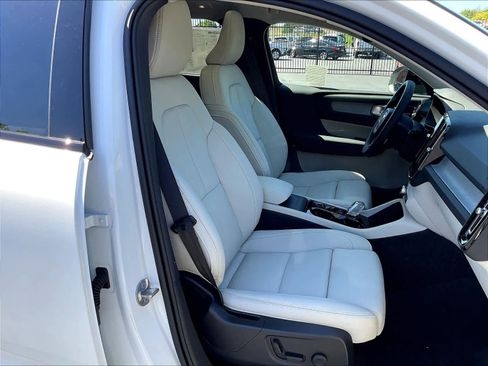 New 2026 Volvo XC40 B5 Ultra w/ Climate Package image 31