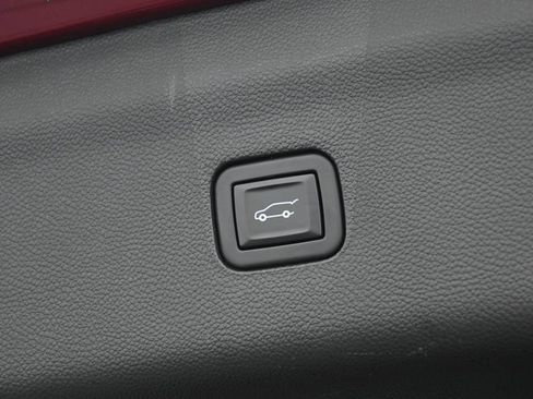 Used 2020 Buick Enclave Essence FWD image 35