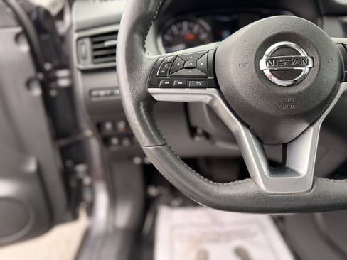 Used 2017 Nissan Rogue SL AWD/4WD image 19