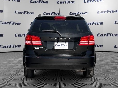 Used 2019 Dodge Journey SE FWD image 4