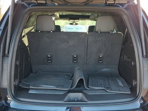 Used 2021 Chevrolet Tahoe Z71 w/ Z71 Signature Package image 30