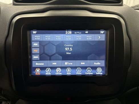 Used 2021 Jeep Renegade Latitude image 15