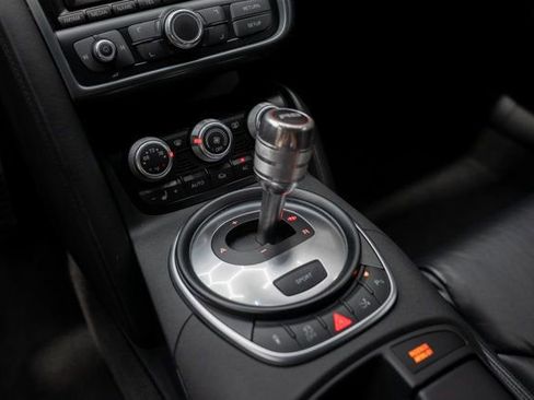 Used 2011 Audi R8 V10 image 15