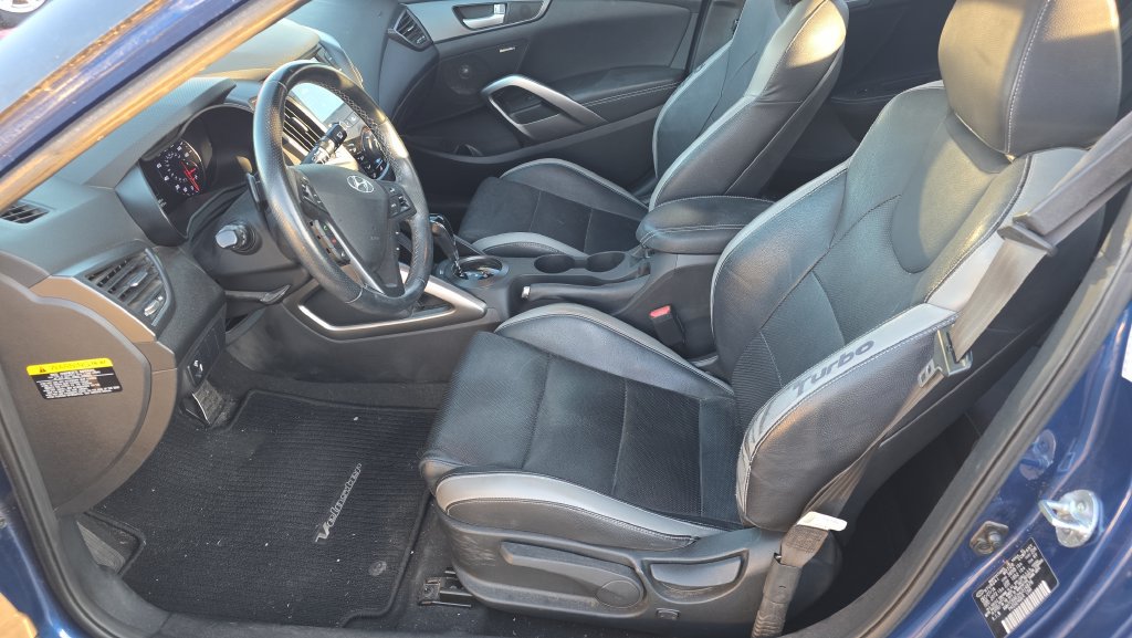 Used 2017 Hyundai Veloster Turbo FWD image 14