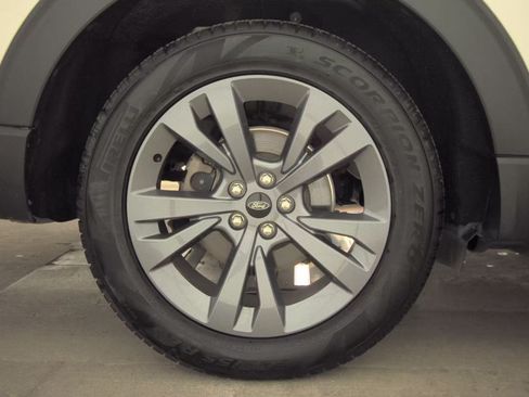 Used 2023 Ford Explorer XLT w/ Equipment Group 202A RWD image 8