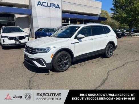 Used 2023 Volkswagen Tiguan SE AWD/4WD image 33