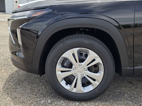 New 2026 Chevrolet Trax LS w/ Driver Confidence Package FWD image 9