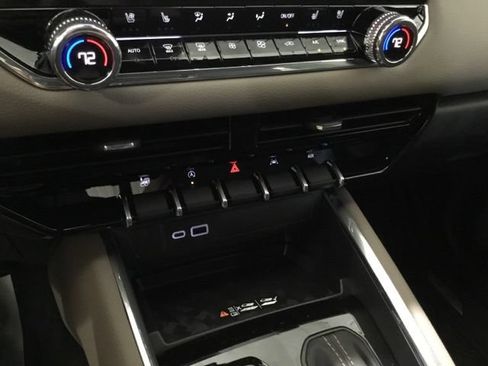 New 2026 GMC Canyon Denali AWD/4WD image 32