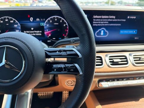 Used 2024 Mercedes-Benz GLS 450 4MATIC image 19