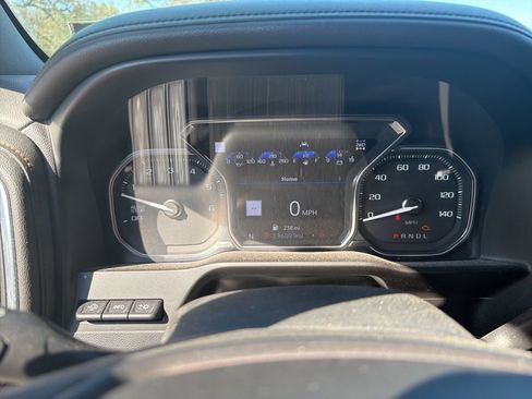 Used 2019 GMC Sierra 1500 AT4 image 2