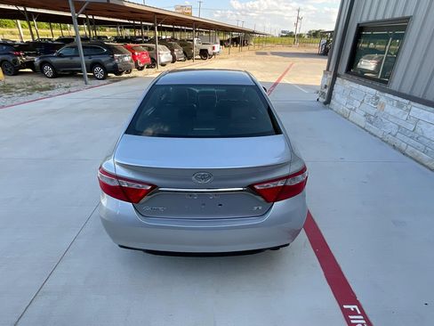 Used 2017 Toyota Camry SE FWD image 13