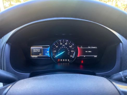 Used 2018 Ford Explorer XLT w/ Equipment Group 202A image 17