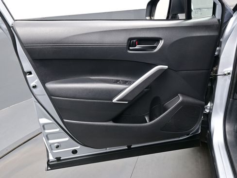 Used 2024 Toyota Corolla Cross LE image 10