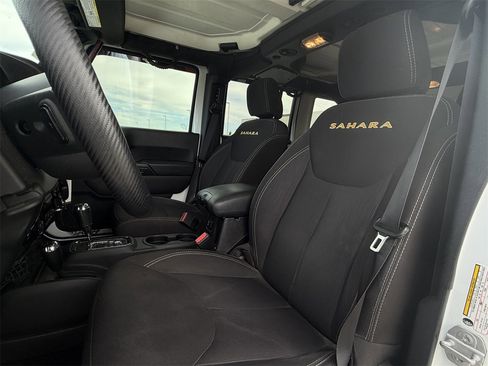 Used 2015 Jeep Wrangler Unlimited Sahara w/ Connectivity Group image 23