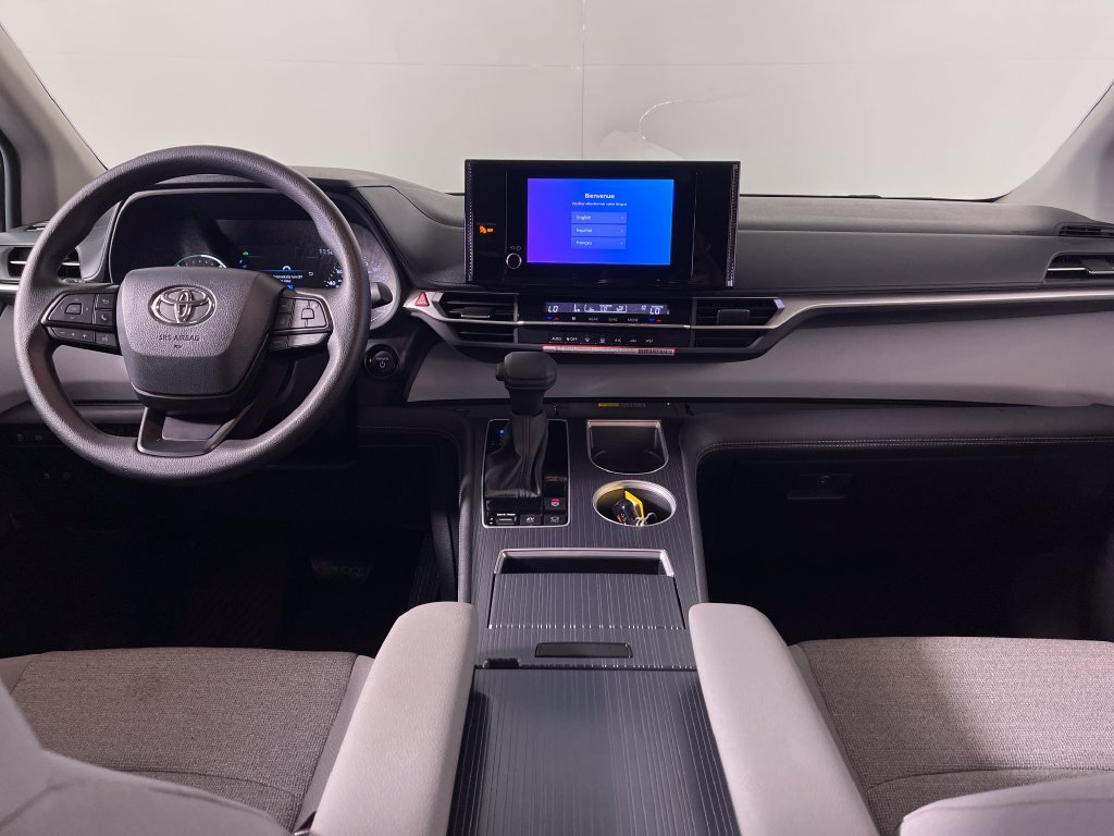 Certified 2026 Toyota Sienna LE AWD/4WD image 14