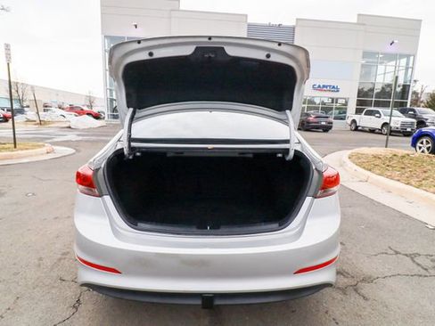 Used 2017 Hyundai Elantra SE FWD image 35