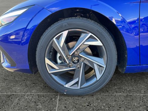 New 2025 Hyundai Elantra Sport image 14