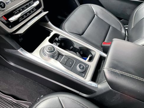 Used 2023 Ford Explorer XLT w/ Equipment Group 202A image 21