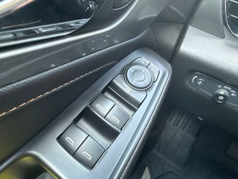 Used 2021 Chevrolet Traverse LT AWD/4WD image 38