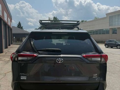 Used 2021 Toyota RAV4 LE AWD/4WD image 11