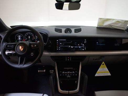 New 2026 Porsche Cayenne S image 24
