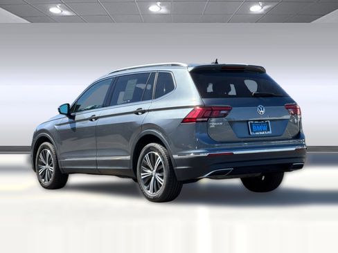Used 2018 Volkswagen Tiguan SEL FWD image 3
