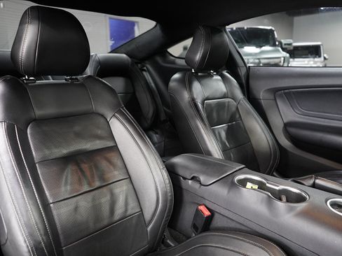 Used 2019 Ford Mustang GT Premium w/ GT Performance Package RWD image 17