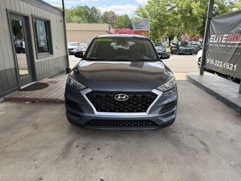 Used 2021 Hyundai Tucson SE FWD image 2