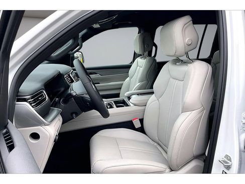 New 2026 Jeep Grand Wagoneer Limited AWD/4WD image 10
