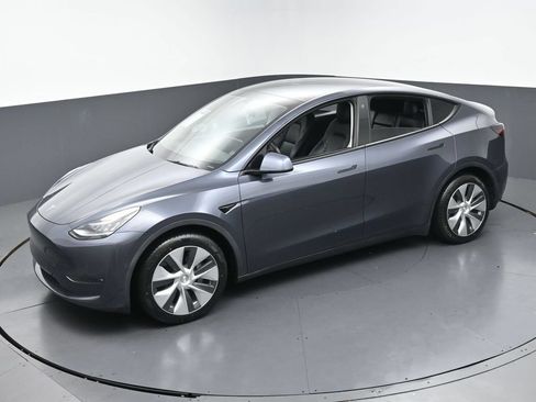 Used 2022 Tesla Model Y Long Range AWD/4WD image 42
