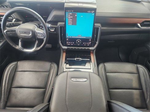 Certified 2025 GMC Yukon Denali image 11