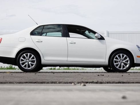 Used 2010 Volkswagen Jetta Limited Edition FWD image 56