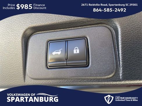 Used 2024 Nissan Rogue SL image 11