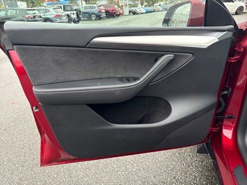 Used 2024 Tesla Model Y Long Range image 16