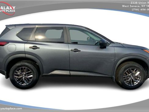 Used 2023 Nissan Rogue S image 4