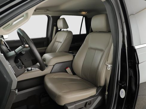 Used 2021 Ford Expedition XLT RWD image 9