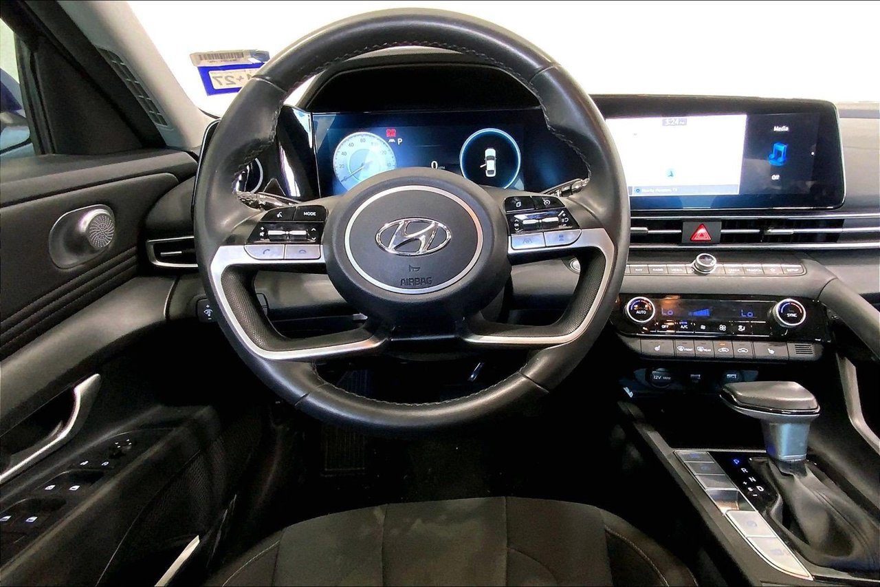 Used 2023 Hyundai Elantra SEL w/ Convenience Package FWD image 14