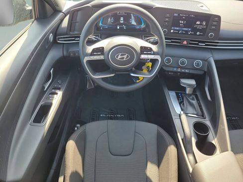 New 2026 Hyundai Elantra SE FWD image 11
