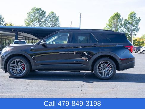 Used 2025 Ford Explorer ST-Line w/ ST-Line Street Pack image 3