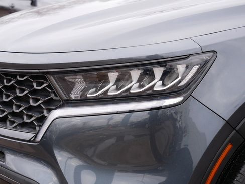 Used 2022 Kia Sorento S image 16