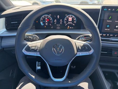 New 2026 Volkswagen Tiguan SE R-Line image 10