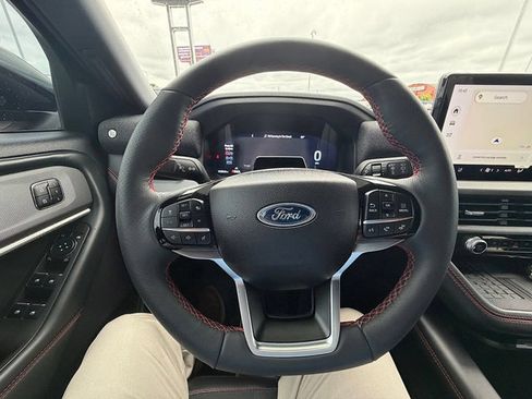 Used 2025 Ford Explorer ST-Line w/ Premium Package AWD/4WD image 41