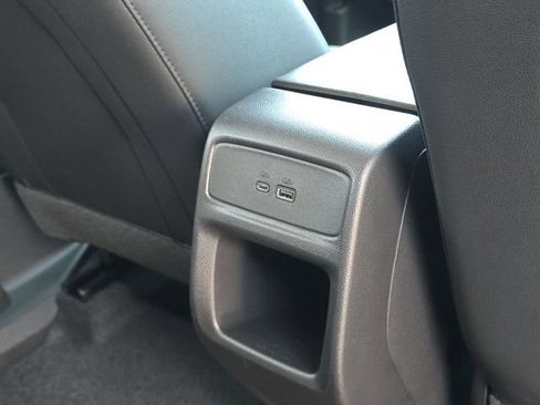 Used 2025 Chevrolet Trax LT FWD image 16
