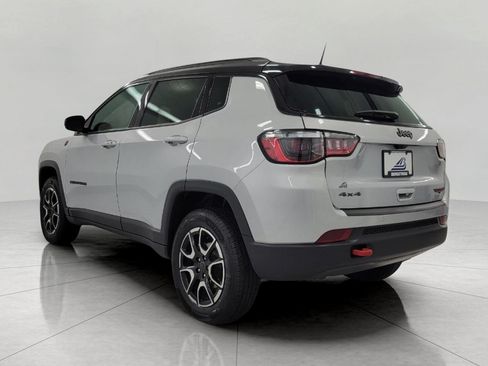 Used 2025 Jeep Compass Trailhawk AWD/4WD image 43