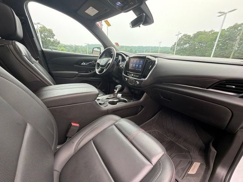 Certified 2023 Chevrolet Traverse RS w/ LPO, Floor Liner Package AWD/4WD image 32